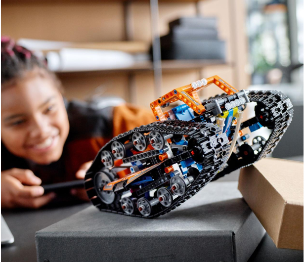 LEGO Technic 42140 Pojazd sterowany aplikacją - 1035630 - zdjęcie 2